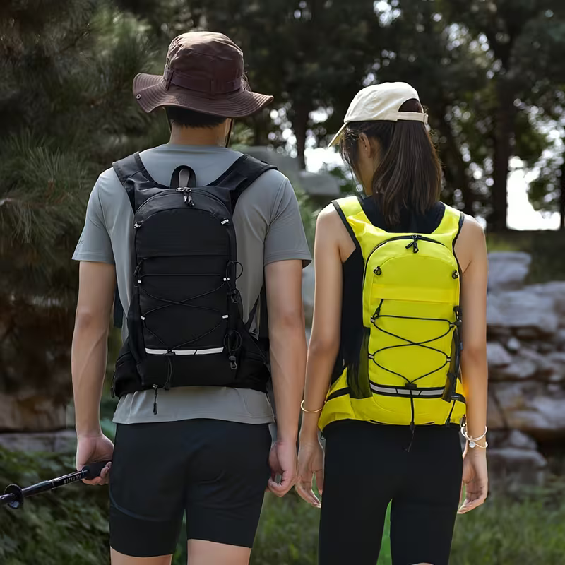 Minimalistischer Outdoor Sport & Wanderrucksack | Leicht, Großes Volumen & Trinksystem-kompatibel